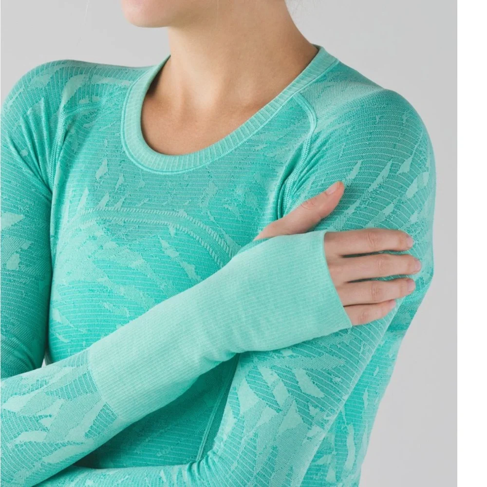 LULULEMON SEAWHEEZE SWIFTLY TECH LS CREW HEATHERED BALI BREEZE SIZE 6